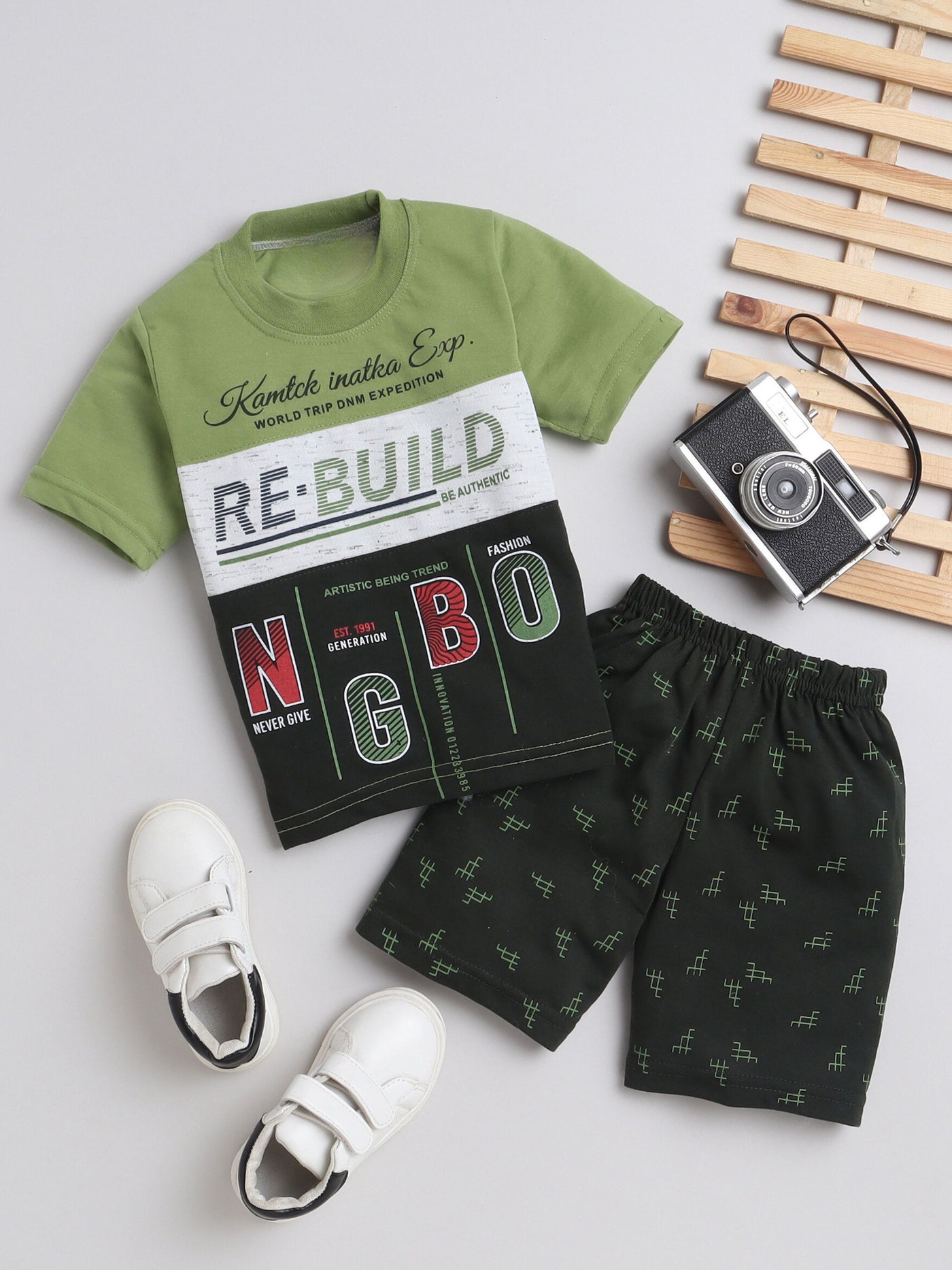 Boys Half Sleeves Printed T-Shirt & Shorts Set