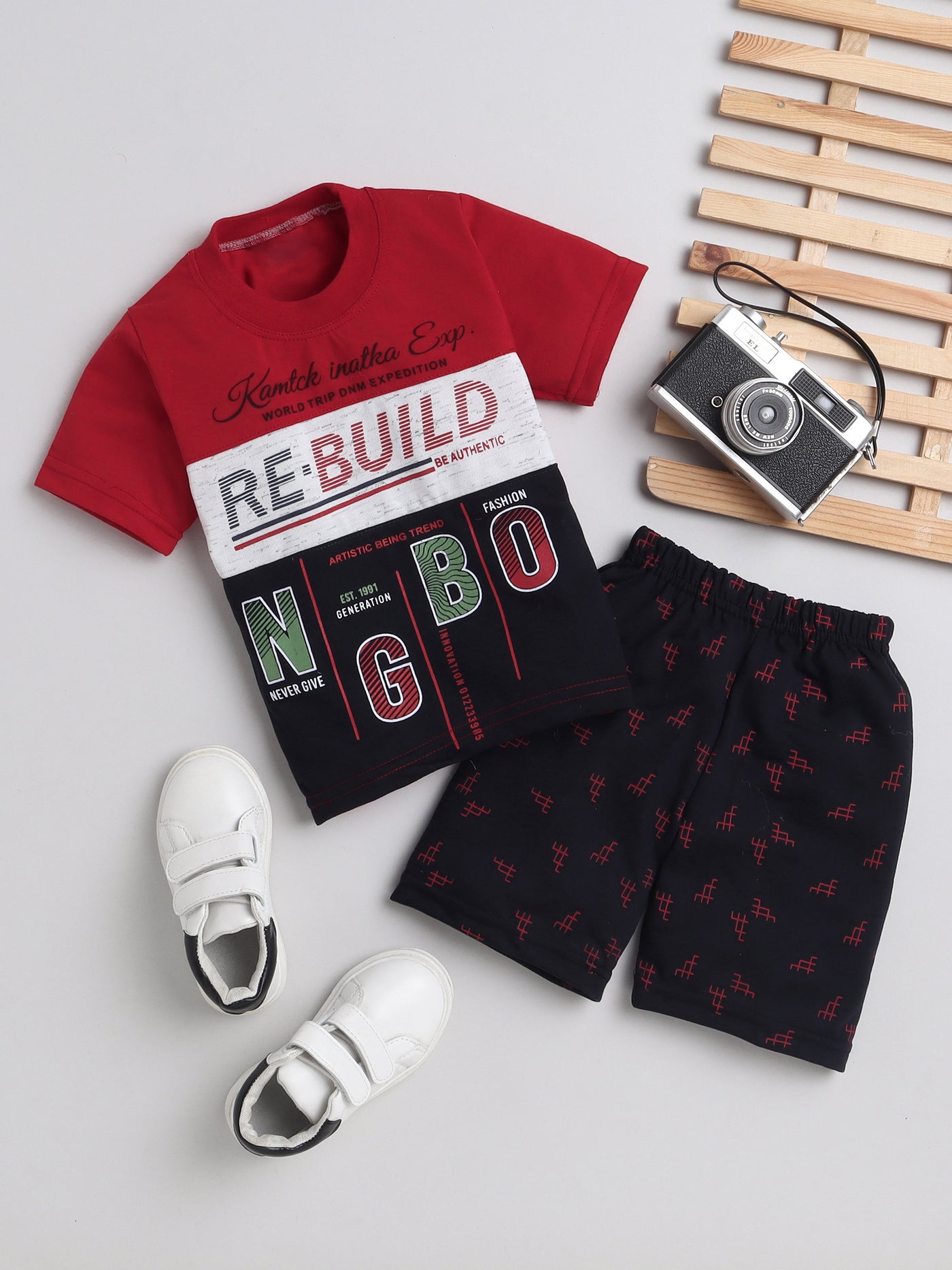 Boys Half Sleeves Printed T-Shirt & Shorts Set