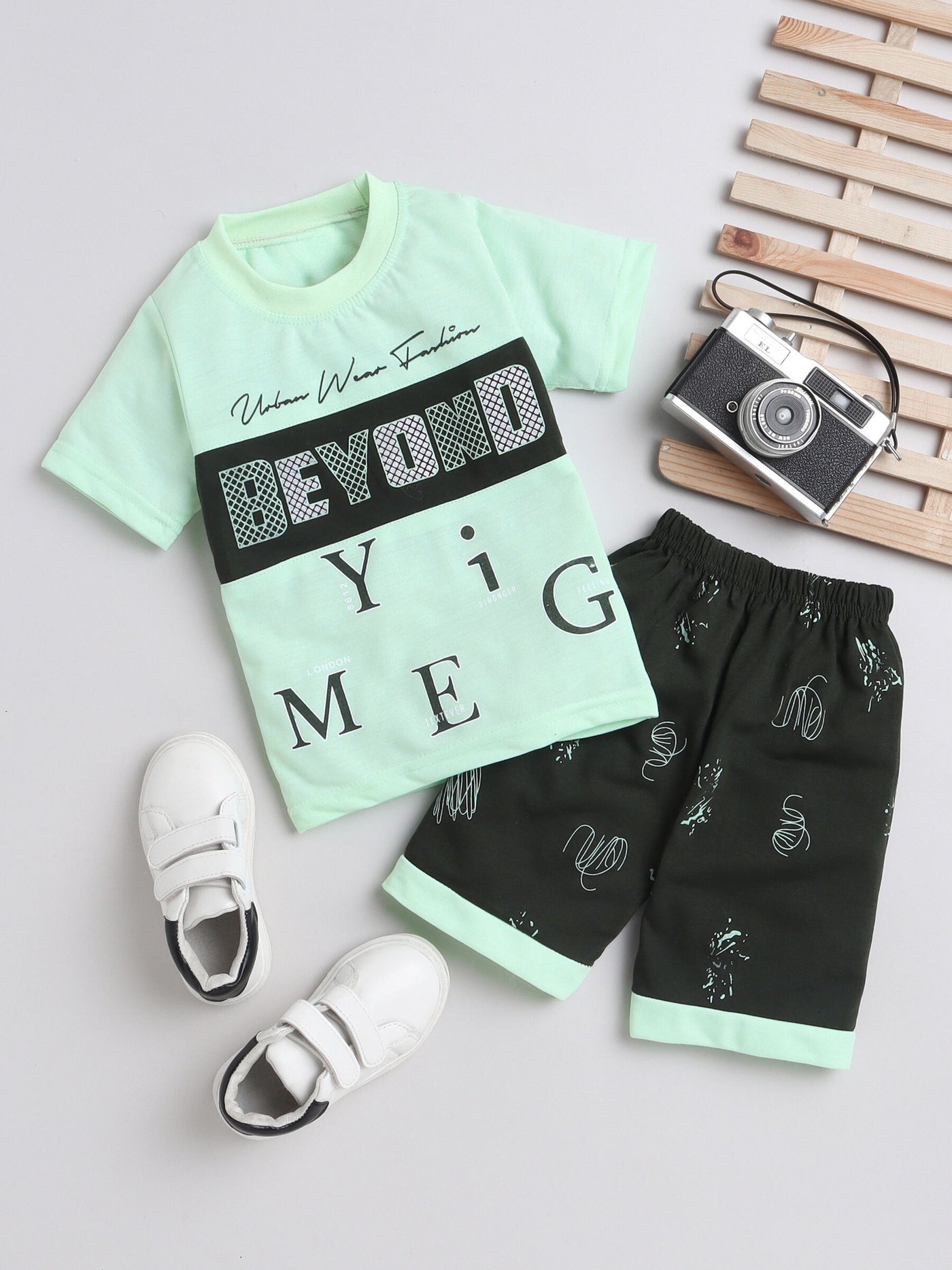 Boys Half Sleeves Printed T-Shirt & Shorts Set