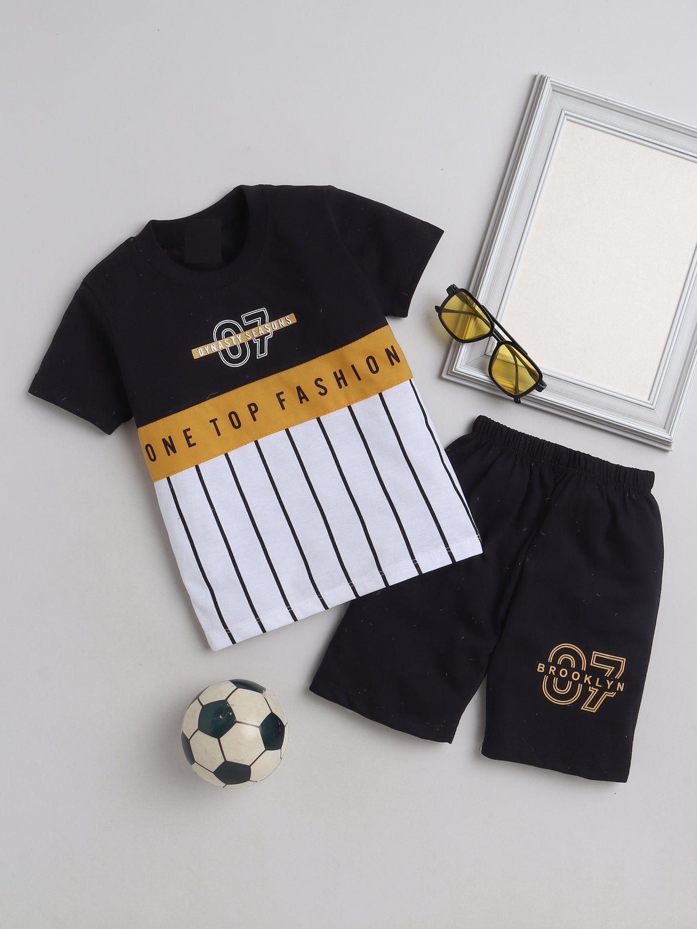 Boys Half Sleeve Printed T-Shirt & Shorts Set