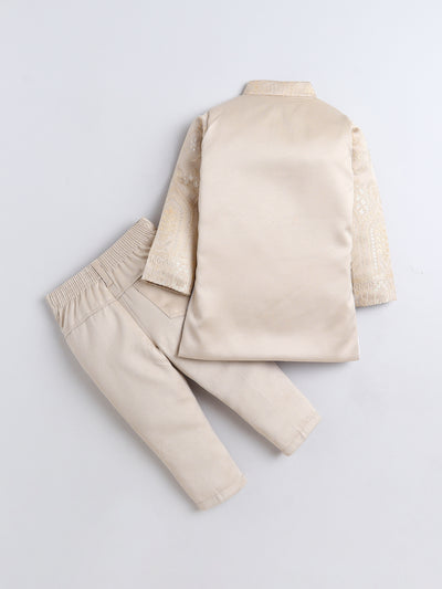 Boys Jacquard Leaf Motifs Sherwani & Trouser Set With Shrug