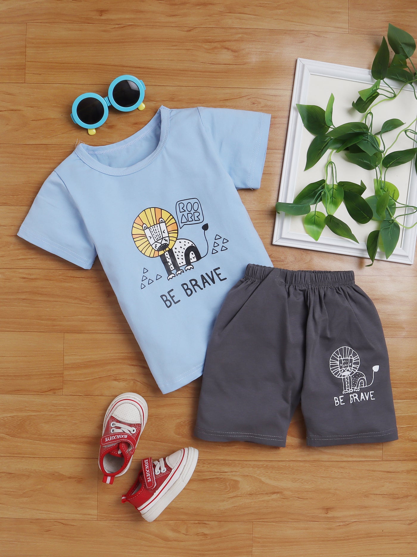 Baby Boys & Baby Girls Half Sleeves Printed T-shirt & Shorts Set